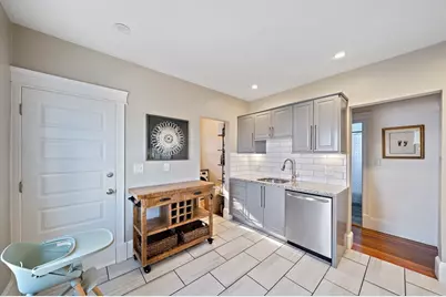131 King St #3, Boston, MA 02122 - Photo 5