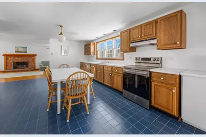 24 Montgomery Ct, Falmouth, MA 02540 - Photo 3