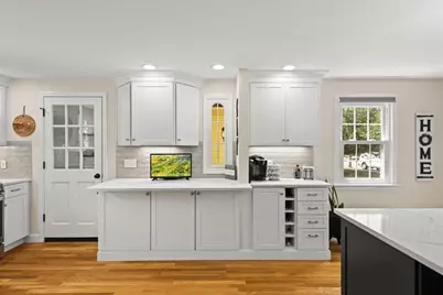 36 Linden St, Taunton, MA 02780 - Photo 9