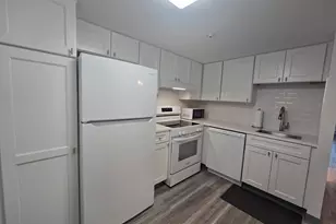 51 Melrose St, Melrose, MA 02176 - Photo 3