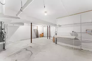 36 Cambridge Rd, Woburn, MA 01801 - Photo 21