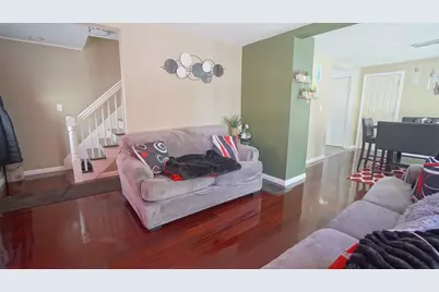 41 Olive St, Springfield, MA 01109 - Photo 5