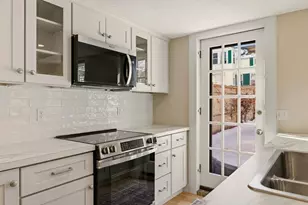 25 Munroe St, Newburyport, MA 01950 - Photo 15