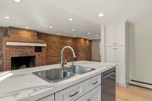 25 Munroe St, Newburyport, MA 01950 - Photo 17