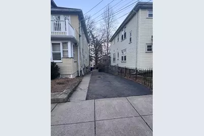 35 Mendelssohn St #2, Boston, MA 02131 - Photo 11