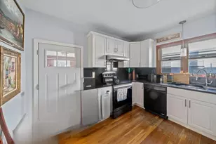 19 Utica St, Quincy, MA 02169 - Photo 9