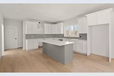 376 Elmwood Avenue, Holden, MA 01520 - Photo 5