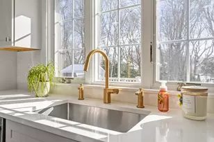 15 School St, Fairhaven, MA 02719 - Photo 7