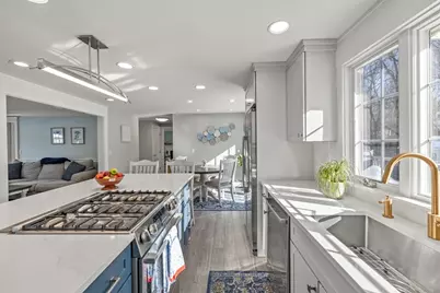 15 School Street, Fairhaven, MA 02719 - Photo 9