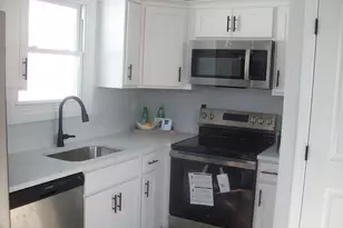 33 Hodges Ave, Somerset, MA 02725 - Photo 3