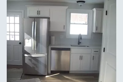 33 Hodges Avenue, Somerset, MA 02725 - Photo 5