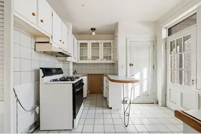 315 Tappan St #4, Brookline, MA 02446 - Photo 13