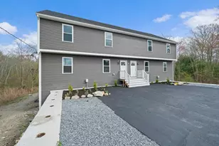 13 Broadway, Raynham, MA 02767 - Photo 3