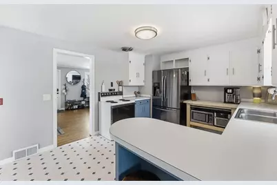 750 Amostown Road, West Springfield, MA 01089 - Photo 9