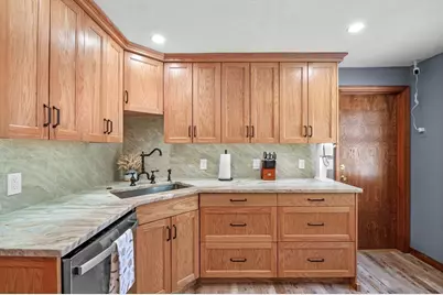 27 Littlefield Ct #27, Haverhill, MA 01832 - Photo 5