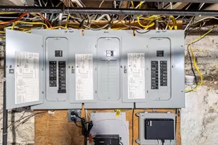 22 Hawes St, Fitchburg, MA 01420 - Photo 27