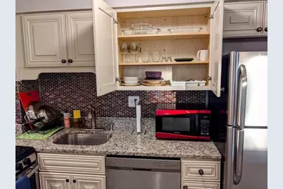 27 Bowdoin St #5A, Boston, MA 02114 - Photo 15