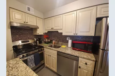 27 Bowdoin St #5A, Boston, MA 02114 - Photo 5