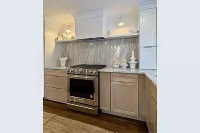 33 Rockwood Rd, Lynnfield, MA 01940 - Photo 1