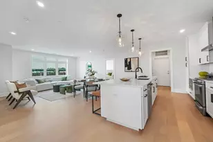 62 Foundry St, Wakefield, MA 01880 - Photo 3