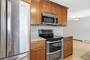 193 Bayberry Hill Ln, Leominster, MA 01453 - Photo 3