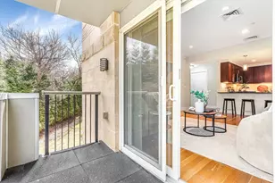 321 Hammond Pond Pkwy, Brookline, MA 02467 - Photo 7