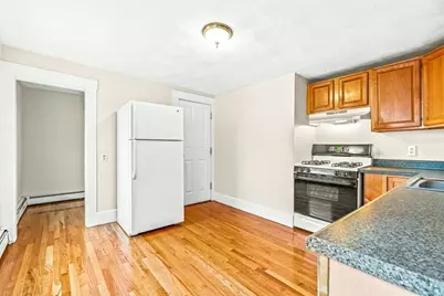 27 W Wyoming Avenue #3, Melrose, MA 02176 - Photo 7