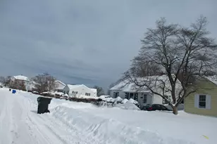 33 Connolly St, Springfield, MA 01151 - Photo 5