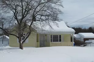 33 Connolly St, Springfield, MA 01151 - Photo 1