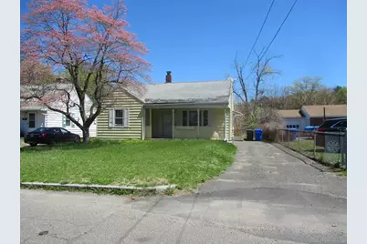 33 Connolly St, Springfield, MA 01151 - Photo 1