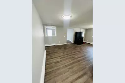 19 Myrtle Ave, Webster, MA 01570 - Photo 5