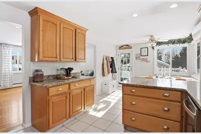 49 Lawrence St, Leominster, MA 01453 - Photo 7