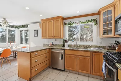 49 Lawrence St, Leominster, MA 01453 - Photo 9