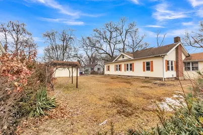 141 Hood St, Springfield, MA 01109 - Photo 3