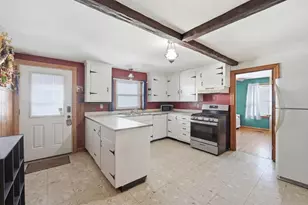 27 Jerome St, Southbridge, MA 01550 - Photo 5