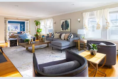 158 E Side Pkwy, Newton, MA 02458 - Photo 3