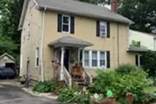 132 Carroll St, Springfield, MA 01108 - Photo 1