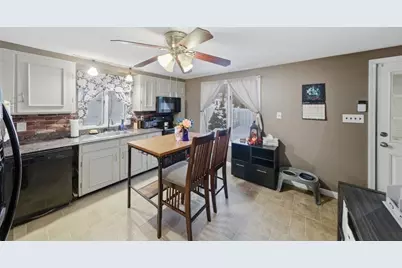 8 Flint St, Chelmsford, MA 01824 - Photo 7