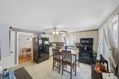 8 Flint St, Chelmsford, MA 01824 - Photo 5