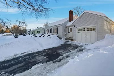 8 Flint St, Chelmsford, MA 01824 - Photo 3