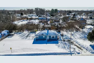 112 Lawson Ave, Acushnet, MA 02743 - Photo 7