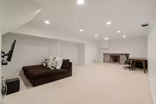 25 Mansfield Rd, Wellesley, MA 02481 - Photo 31