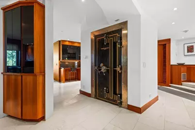 55 Leicester St, Brookline, MA 02445 - Photo 9