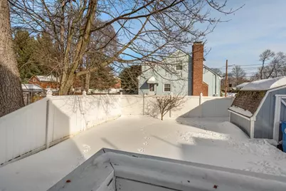 20 Townsedn St, Waltham, MA 02453 - Photo 35