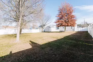 22 Amanda St, Springfield, MA 01118 - Photo 37