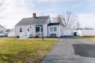 22 Amanda St, Springfield, MA 01118 - Photo 5