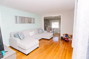 22 Amanda St, Springfield, MA 01118 - Photo 7