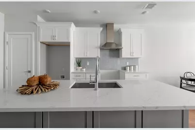 267 Old Colony #301, Boston, MA 02127 - Photo 3