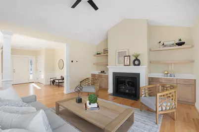 660 Pine St, Seekonk, MA 02771 - Photo 9