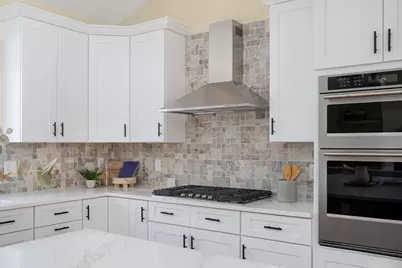 660 Pine St, Seekonk, MA 02771 - Photo 5